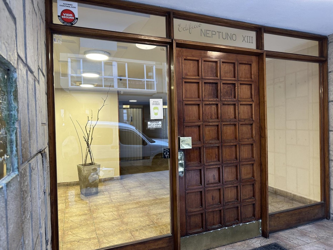 Departamento de un ambiente a la calle con balcon saliente. Reciclado y amoblado. Zona: Aldrey