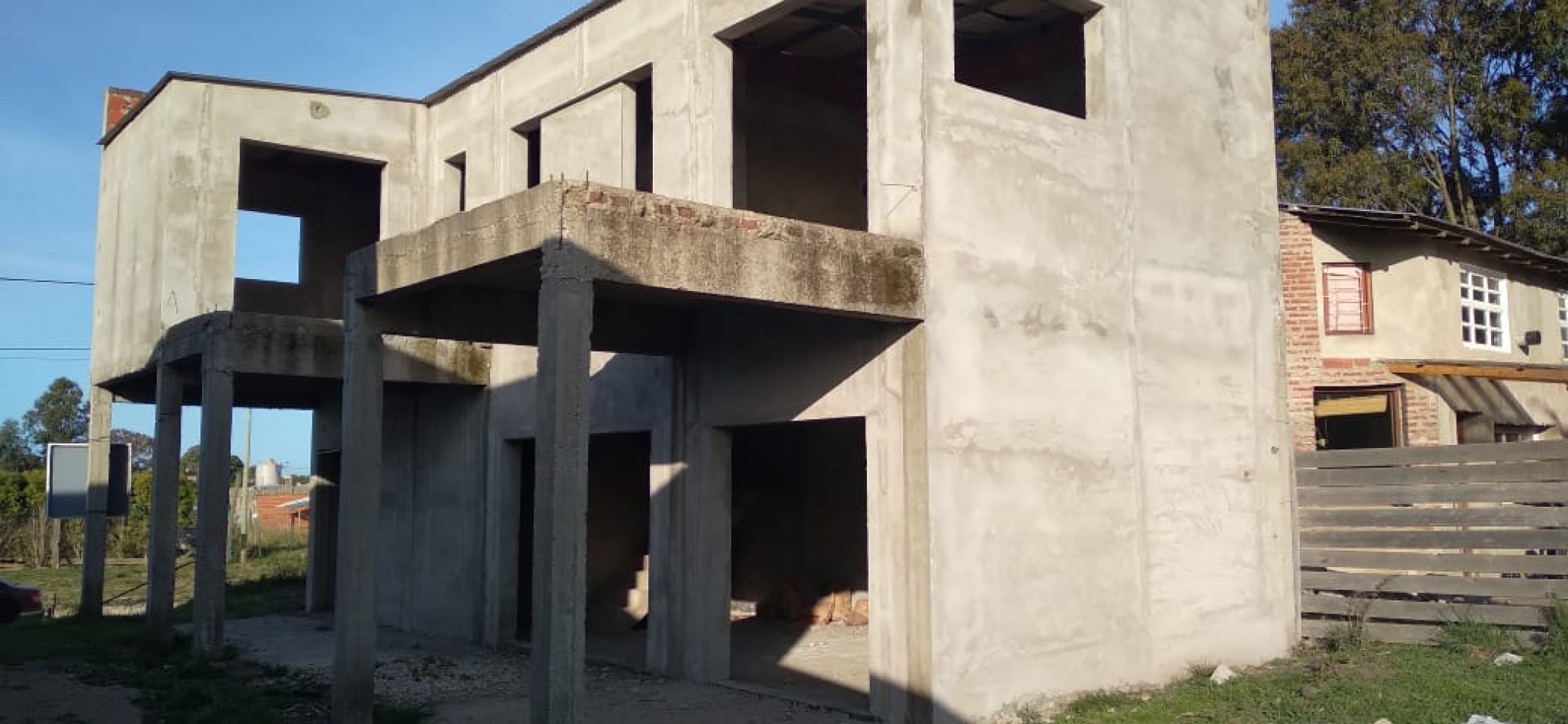 Chalet tes ambientes con entrada de auto y gran parque, a terminar!!!!. San Patricio