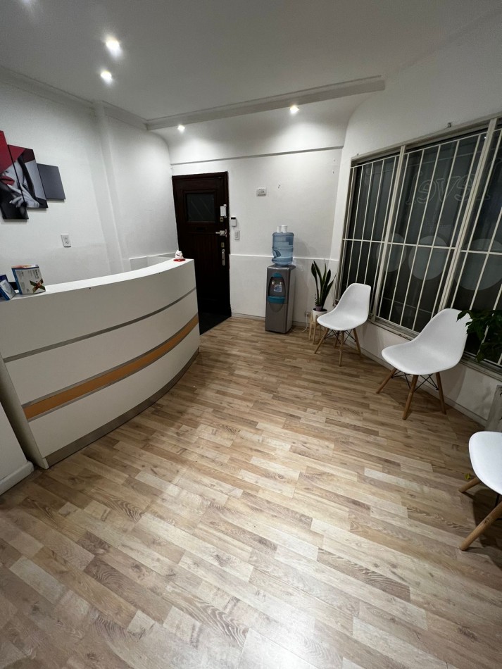 CHALET EN LOTE PORPIO DE 4 AMBIENTES, MUY BUEN ESTADO. IDEAL USO GASTRNOMICO O PROFESIONAL. CHAUVIN