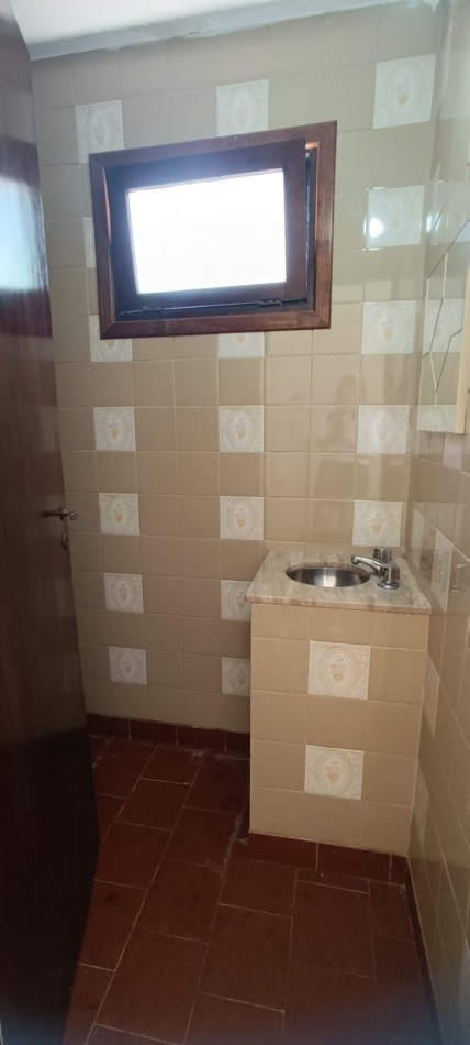 ALQUILER DOCE MESES CHALET  5 AMBIENTES EN BARRIO SAN CARLOS