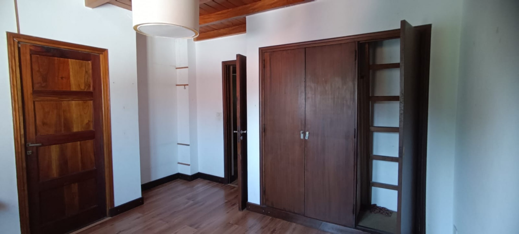 ALQUILER DOCE MESES CHALET  5 AMBIENTES EN BARRIO SAN CARLOS
