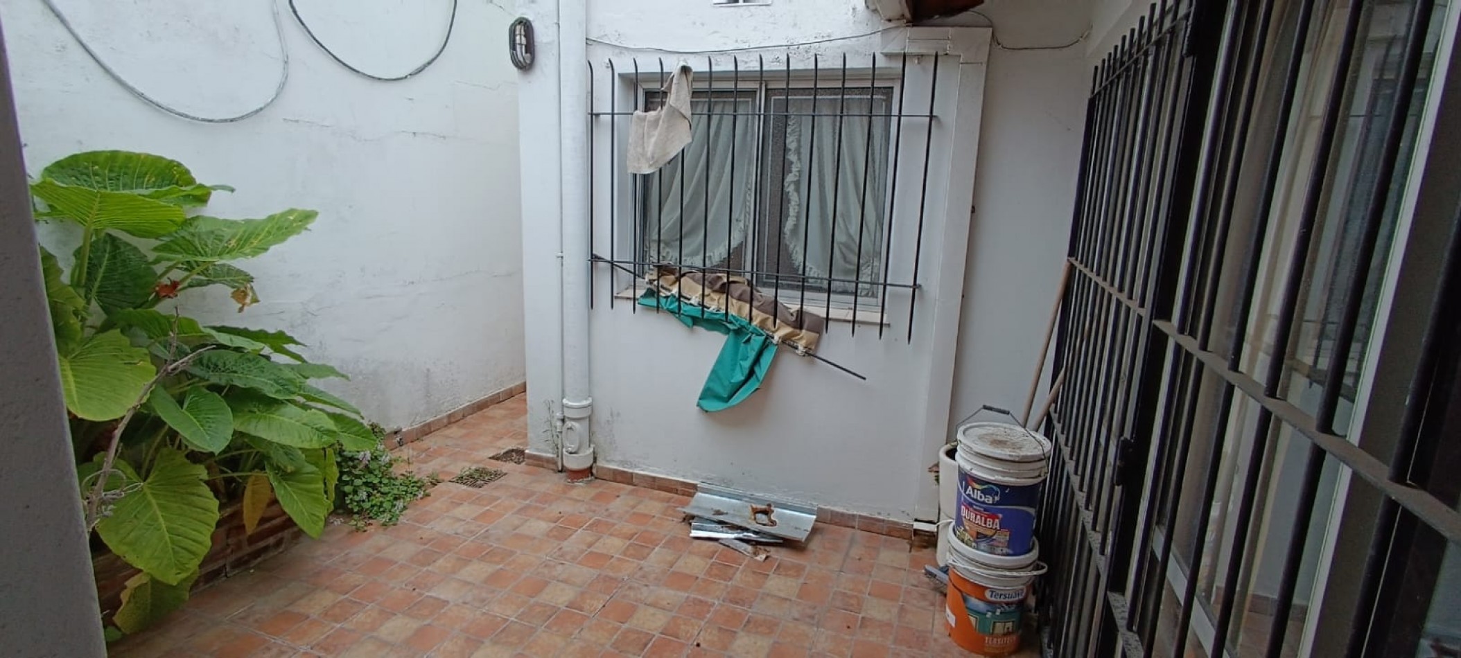 chalet 4 ambientes con garage. Buen estado. Zona: Las Avenidas