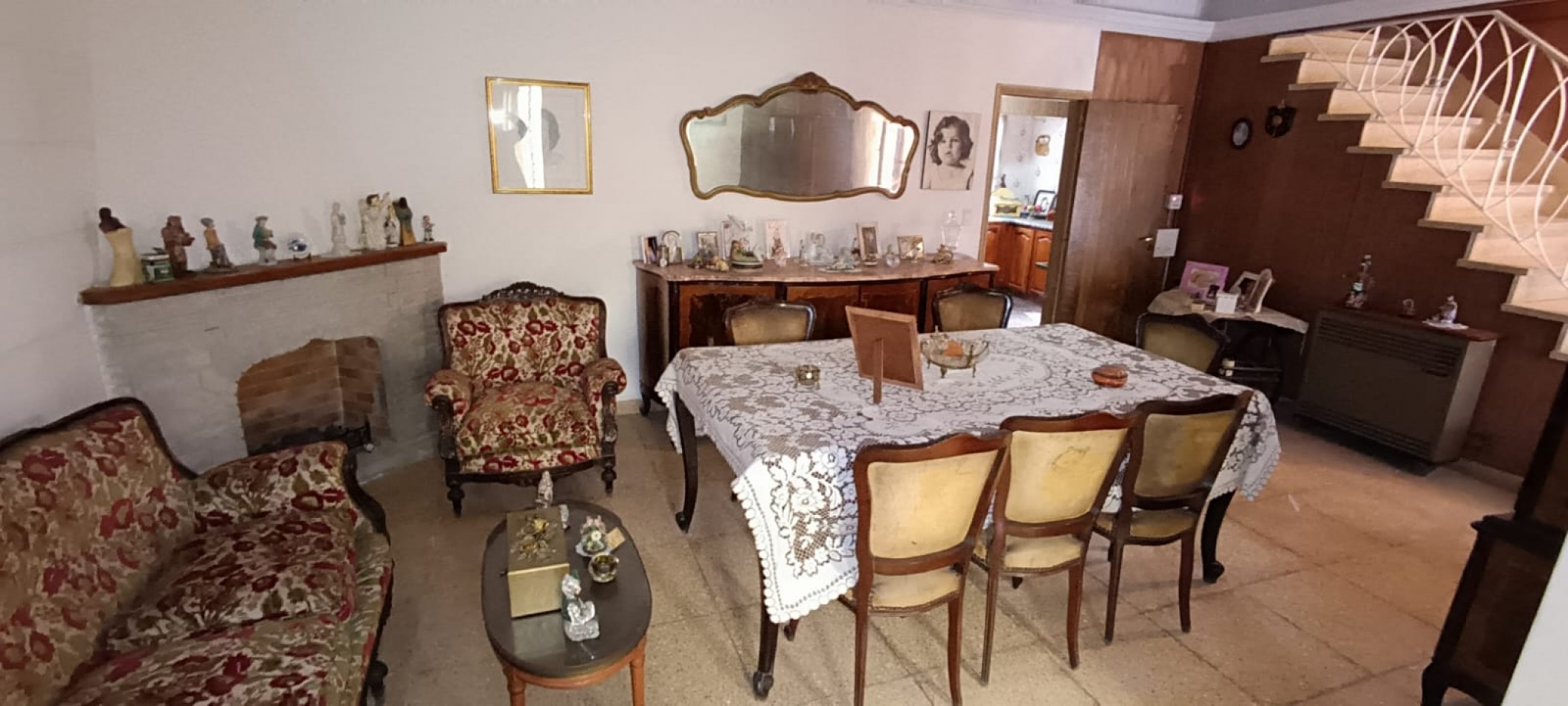 chalet 4 ambientes con garage. Buen estado. Zona: Las Avenidas