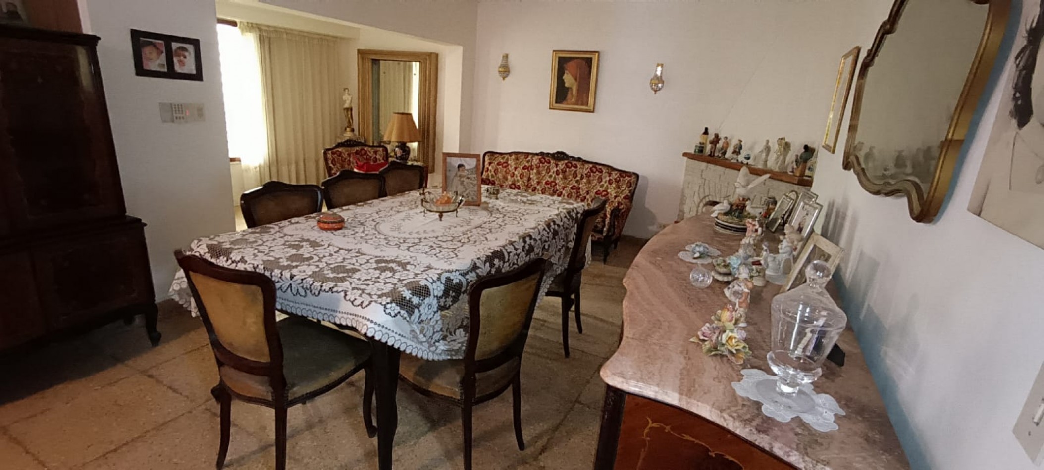 chalet 4 ambientes con garage. Buen estado. Zona: Las Avenidas