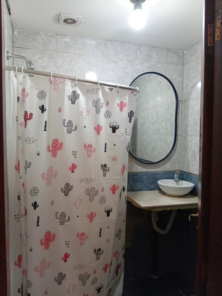 Csa de tres ambientes + departamento de tres ambientes chico. Bo.Jorge Newbery