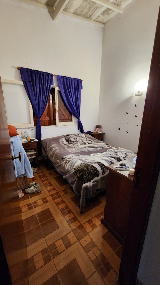 Csa de tres ambientes + departamento de tres ambientes chico. Bo.Jorge Newbery