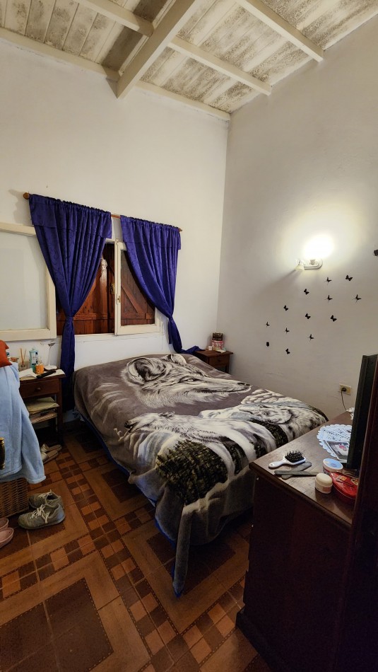 Csa de tres ambientes + departamento de tres ambientes chico. Bo.Jorge Newbery