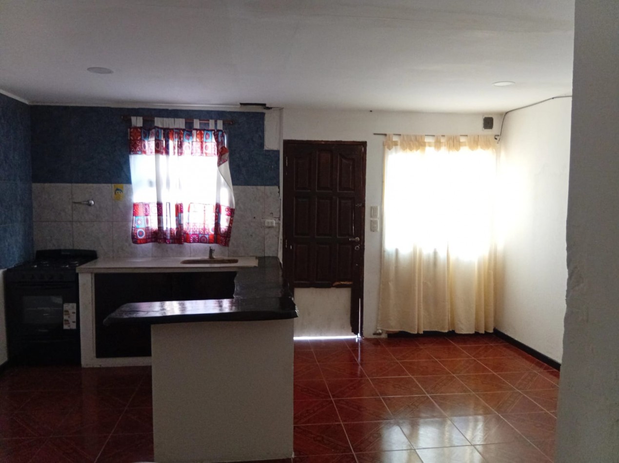 Csa de tres ambientes + departamento de tres ambientes chico. Bo.Jorge Newbery