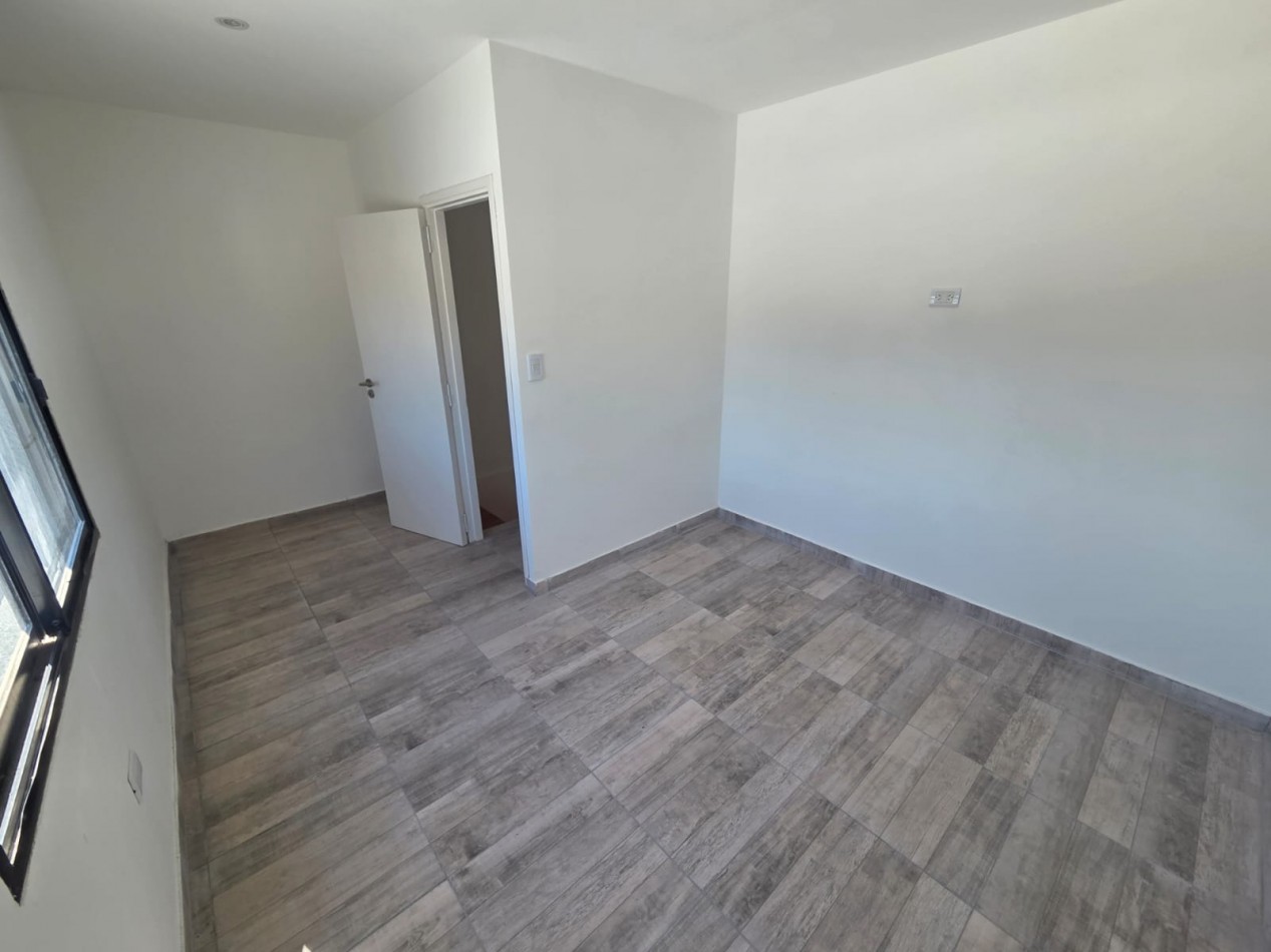 P.H. tres ambientes en duplex al frente. Reccilado. Zona: Don Bosco 