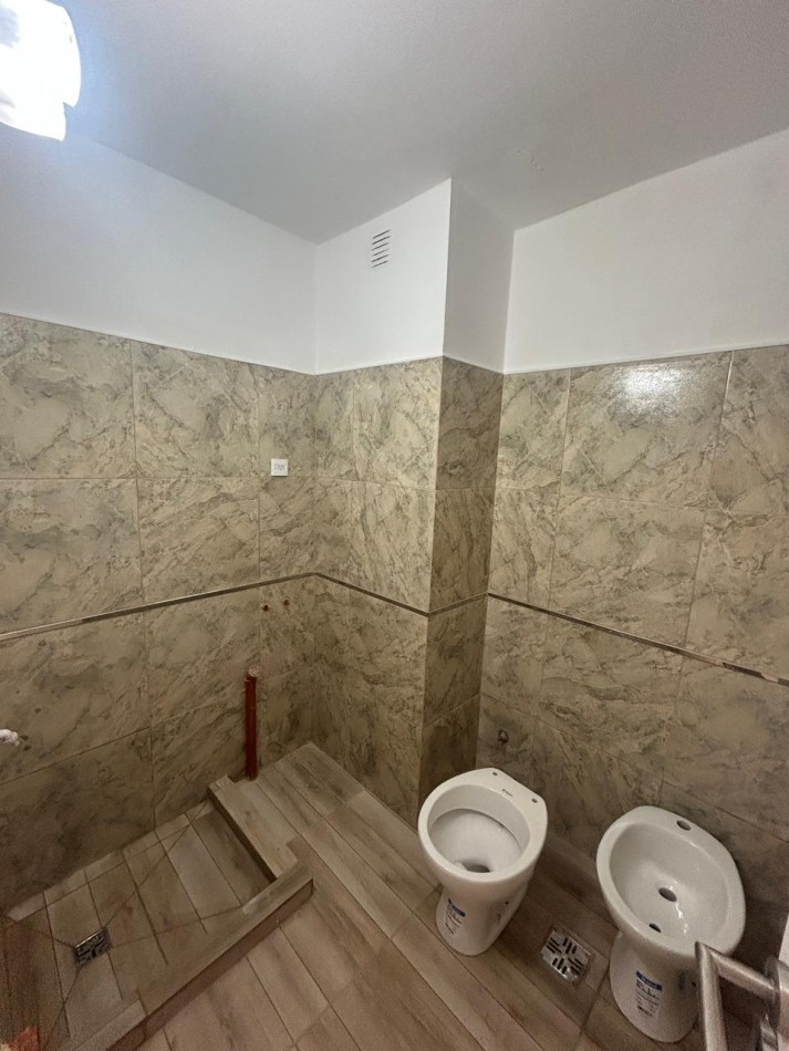 Departamento dos ambientes invertido con balcon saliente, Reciclado. Zona: Aldrey