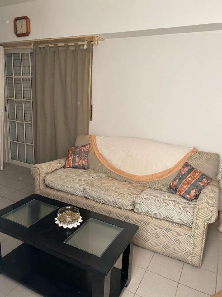 Chalet cuatro ambientes con parque y garage, desarrollado en planta baja. Bo Lomas de Golf