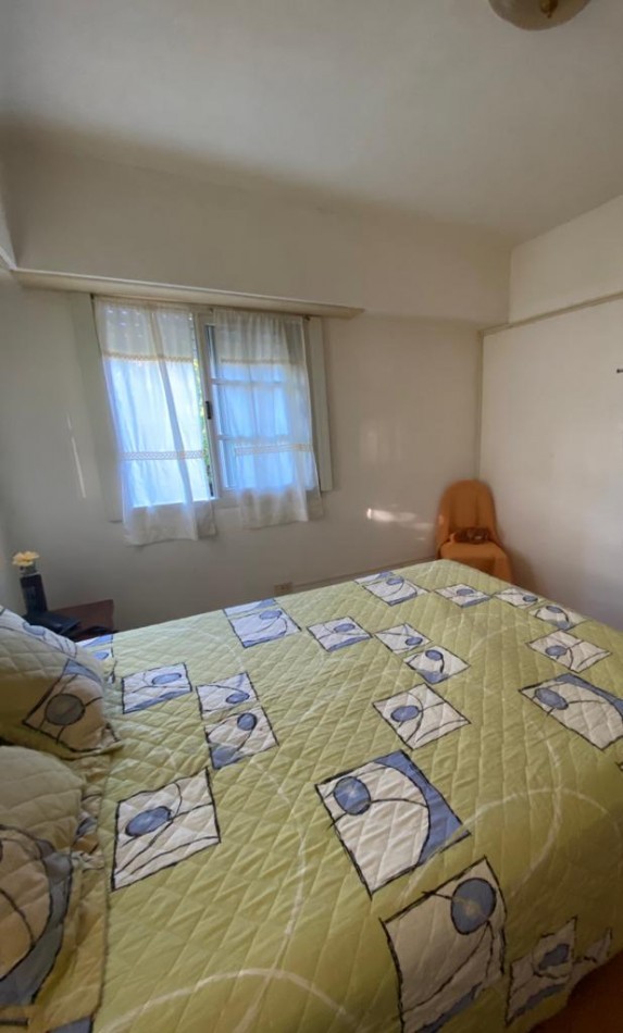 Chalet cuatro ambientes con parque y garage, desarrollado en planta baja. Bo Lomas de Golf