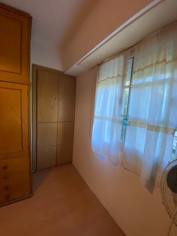 Chalet cuatro ambientes con parque y garage, desarrollado en planta baja. Bo Lomas de Golf