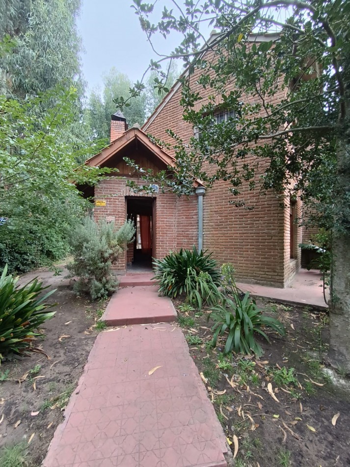Chalet cuatro ambientes en Bosque Perlata Ramos