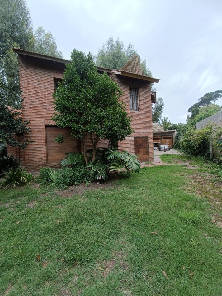 Chalet cuatro ambientes en Bosque Perlata Ramos