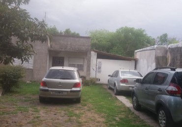 Casa en lote propio. Bo. V. Roldan