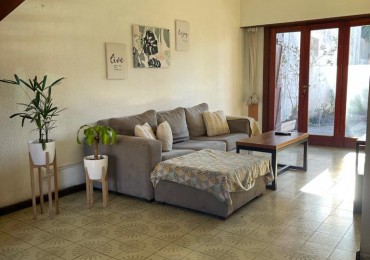 CHALET 5 AMBIENTES EN LOTE PROPIO. PARQUE LURO
