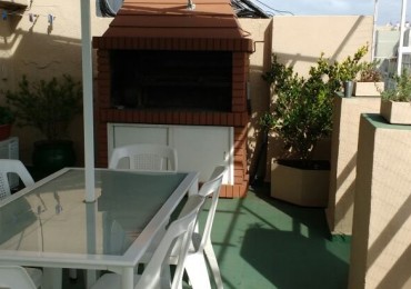 DEPARTAMENTO TIPO PENTHOUSE CON VISTA PARCIAL AL MAR DE 4 AMBIENTES . ZONA GUEMES
