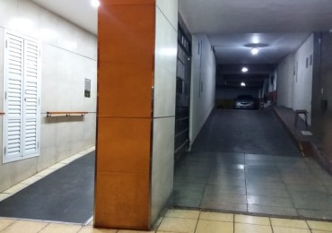 Espacio de cochera en edificio Meir. Zona Aldrey