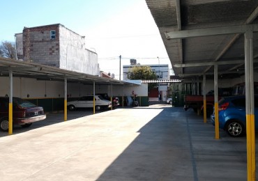 emprendimiento de cocheras, para autos, camionetas de gran porte y motos. Zona terminal