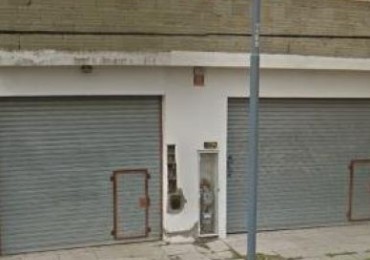 Propiedad en block: 2 locales y losa. A una cuadra de ruta 88