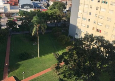 DEPARTAMENTO TRES AMBIENTES EXTERNO CON ESPACIO PARA AUTO. ZONA: VILLA PRIMERA