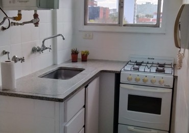 Departamento un ambiente luminoso. Reciclado. Zona Fasta