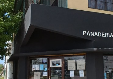 PROPIEDAD EN BLOCK, CONSTA DE LOCAL, DEPOSITO, ENTRADA DE VEHICULOS ALTO PORTE Y VIVIENDA. ZONA: CAHMPAGNAT Y ROCA