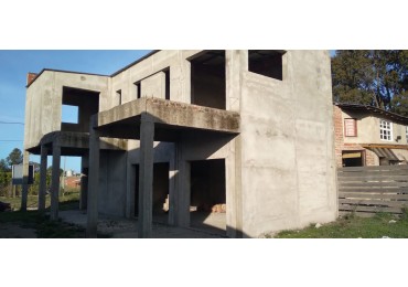 Chalet tes ambientes con entrada de auto y gran parque, a terminar!!!!. San Patricio