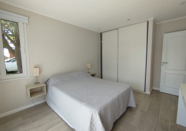 Casa de tres ambientes en Barrio Privado. Impecable. Zona: Bo Costa del Sol (Mar Chiquita)